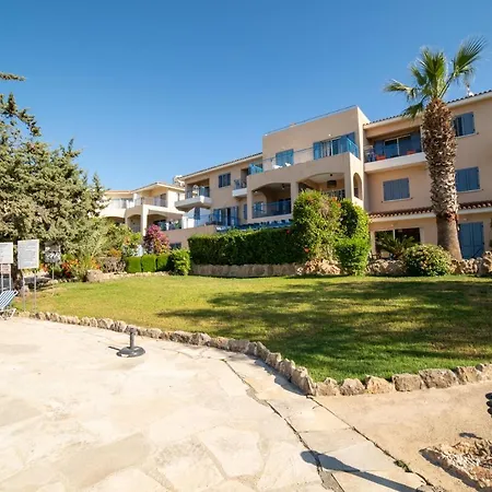 Apartment Paradise Gardens2 With Waking Distance To The Sea Paphos