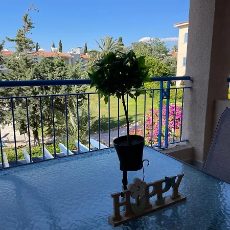 Apartment Paradise Gardens2 With Waking Distance To The Sea Paphos