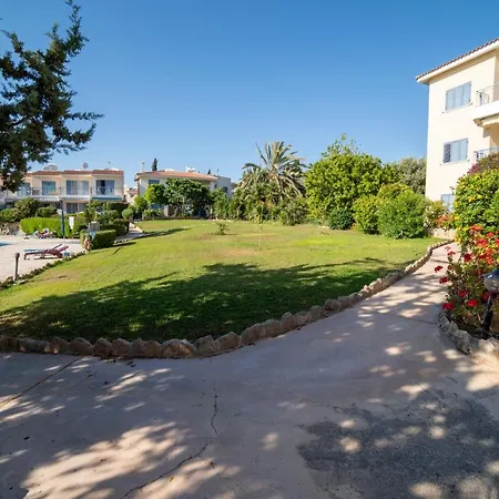 Paradise Gardens2 With Waking Distance To The Sea Paphos