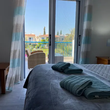 Paradise Gardens2 With Waking Distance To The Sea Paphos