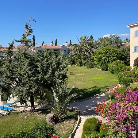 Apartment Paradise Gardens2 With Waking Distance To The Sea Paphos